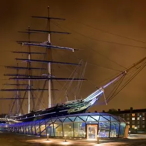 Guest house Black Pearl And Captain Sparrow, London