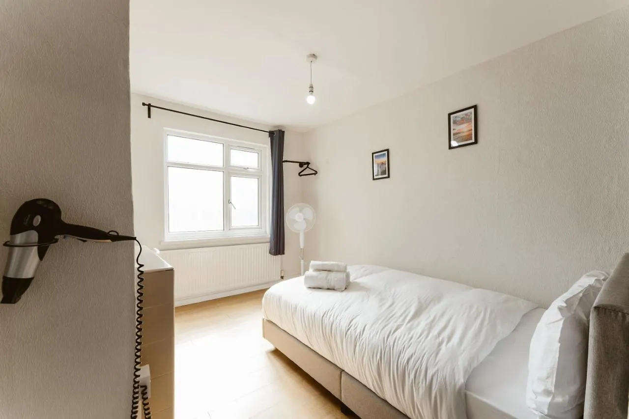 Leyton Comfy Double Rooms -50 London 0*,  United Kingdom