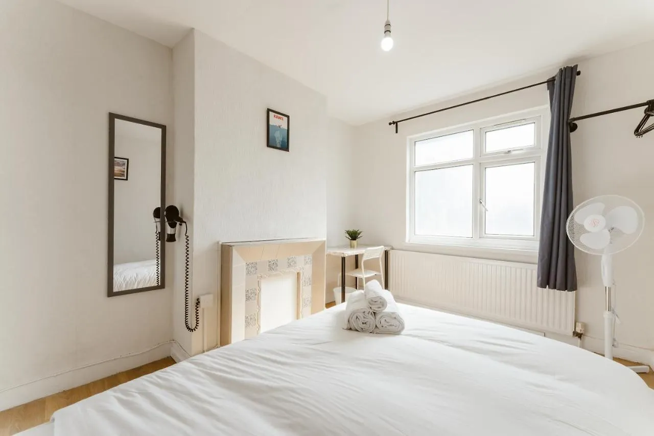 Leyton Comfy Double Rooms -50 Londres Pensión